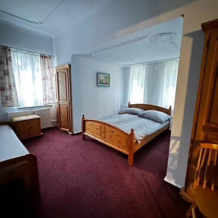 Krasnoludki Отель Соснувка