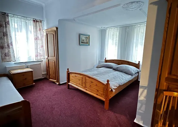 Krasnoludki ホテル Sosnówka